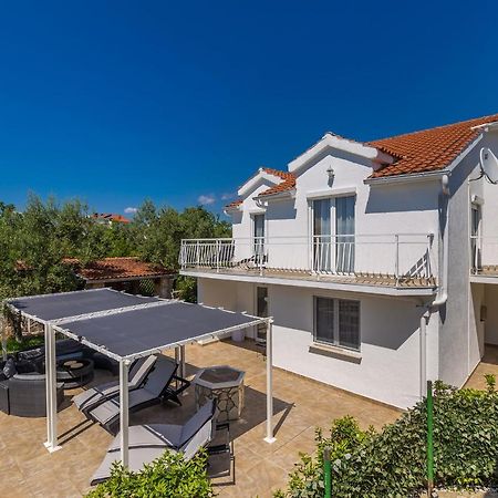 Brzac Holiday Home Olive Garden מראה חיצוני תמונה