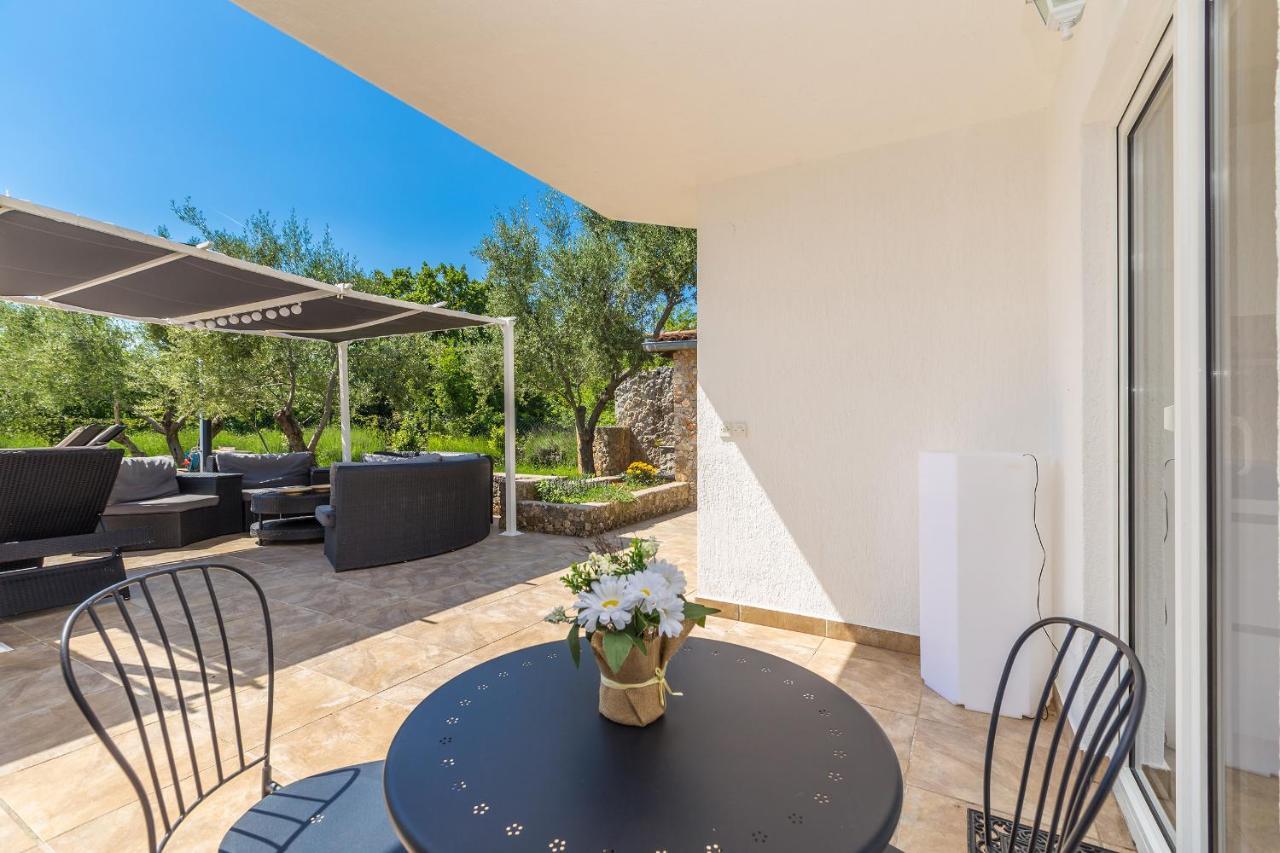 Brzac Holiday Home Olive Garden מראה חיצוני תמונה