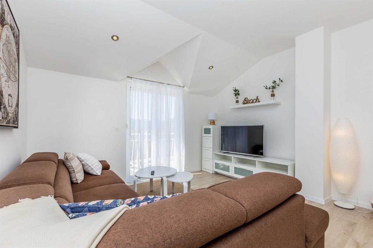 Brzac Holiday Home Olive Garden מראה חיצוני תמונה
