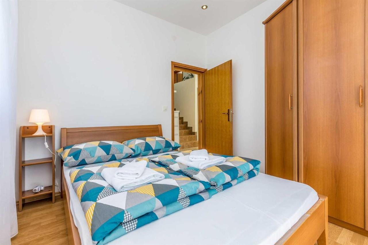 Brzac Holiday Home Olive Garden מראה חיצוני תמונה